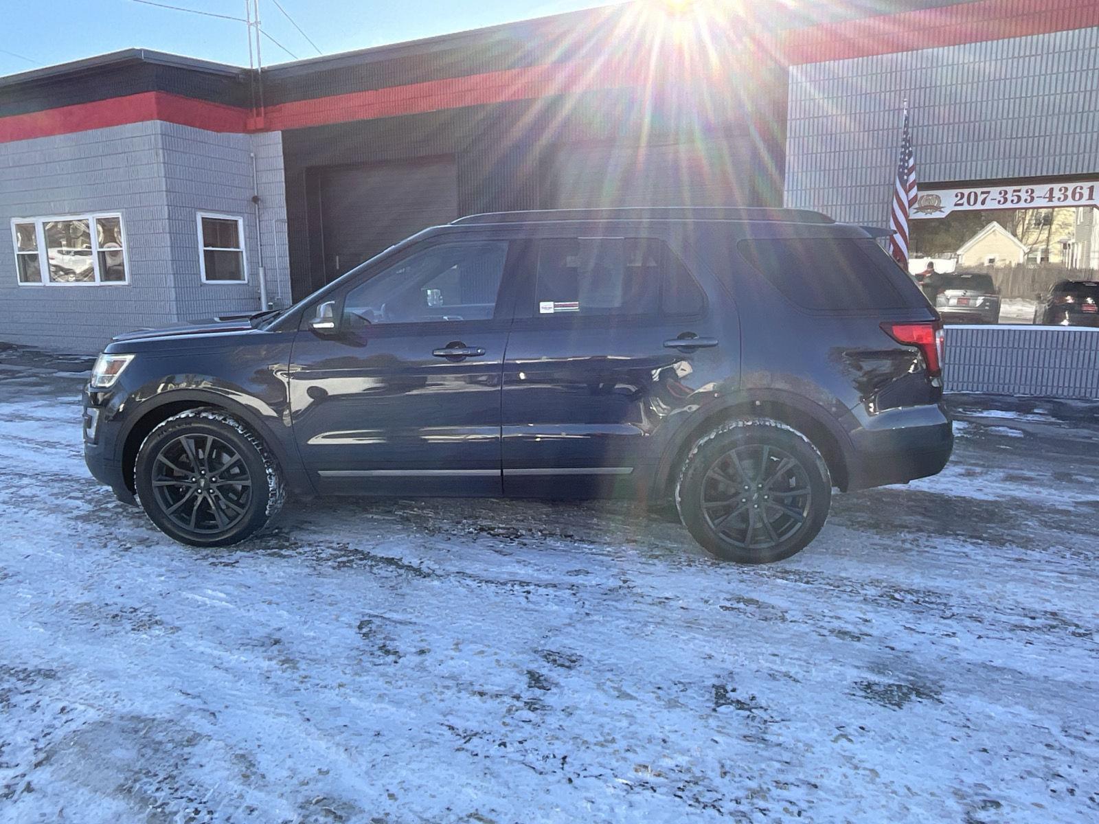 2017 Ford Explorer XLT's photo