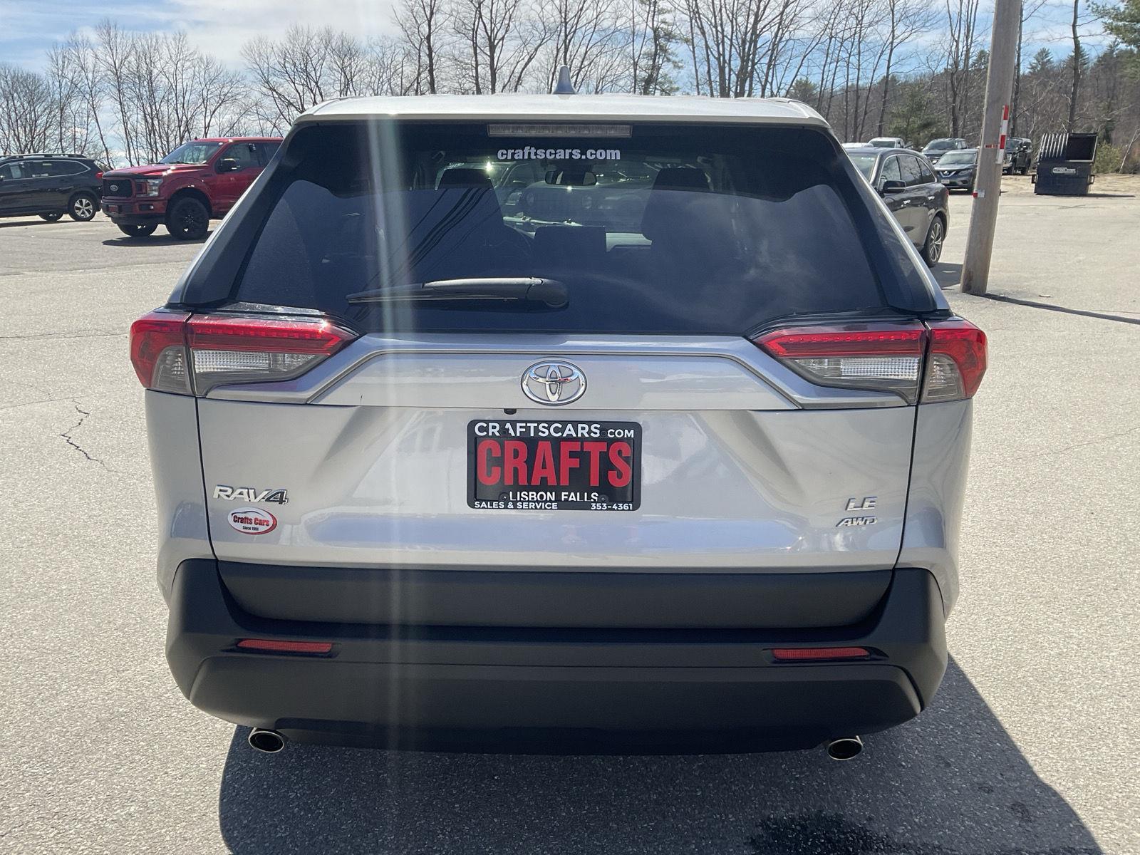 View vehicle photo 4