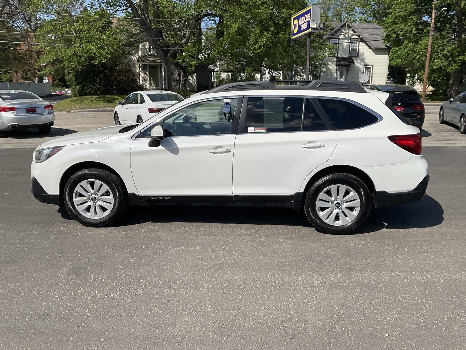 2018 Subaru Outback 2.5i Premium's photo