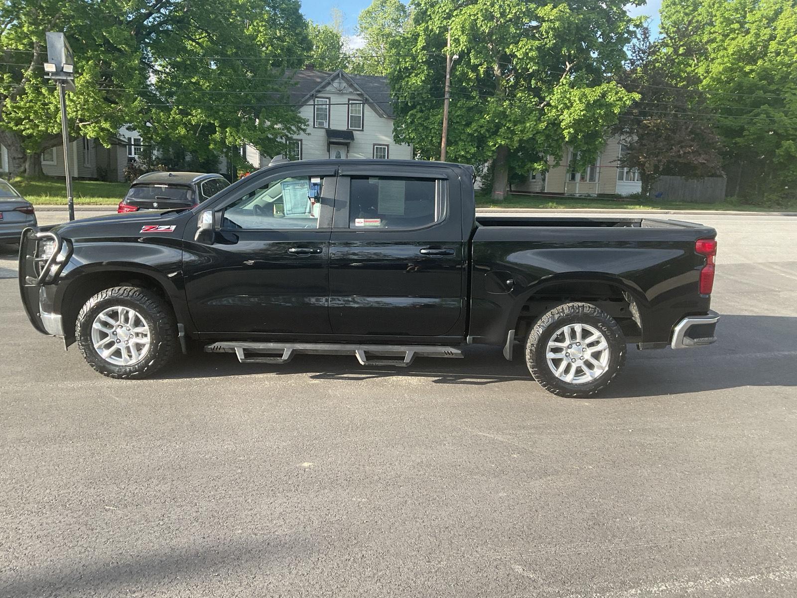 2023 Chevrolet Silverado 1500 LT 4X4 Crew Cab Short Box's photo
