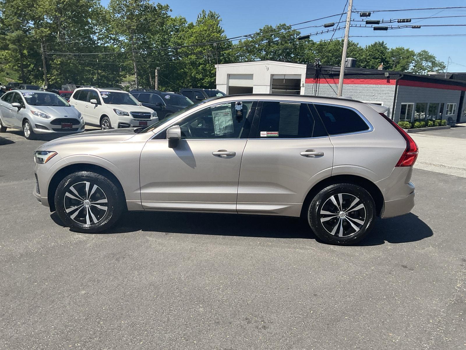 2023 Volvo XC60 B5 Core AWD's photo