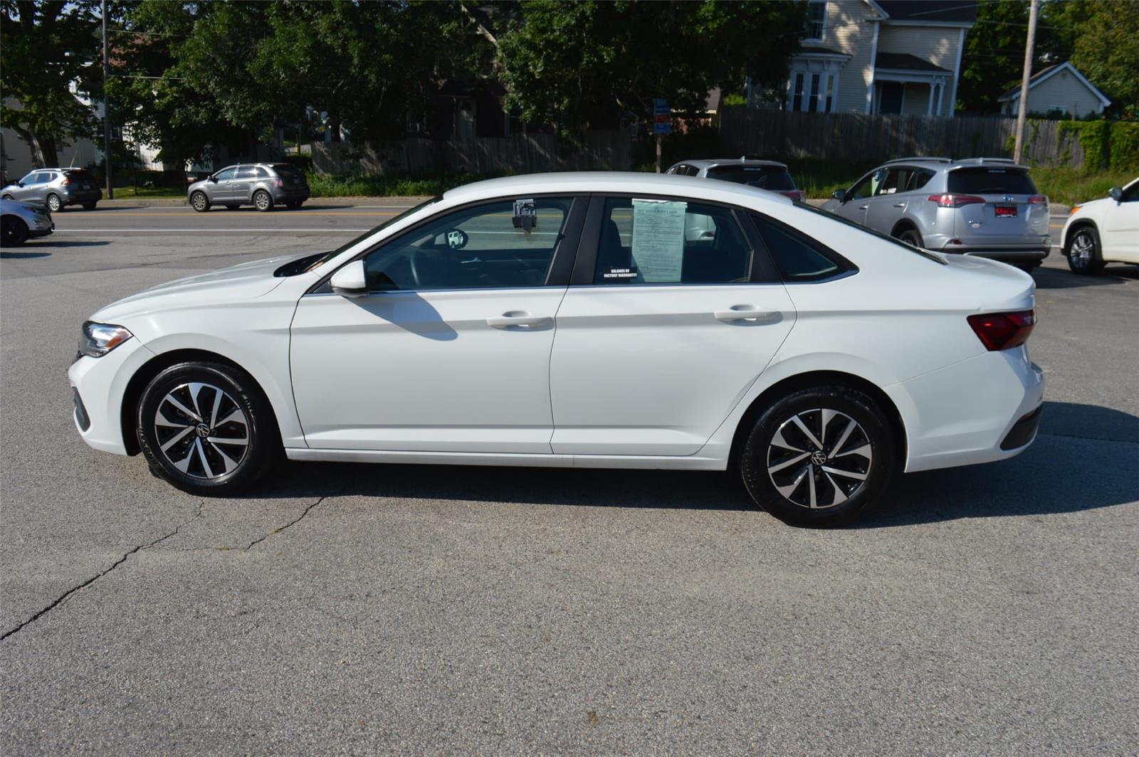 2024 Volkswagen Jetta S photo 2