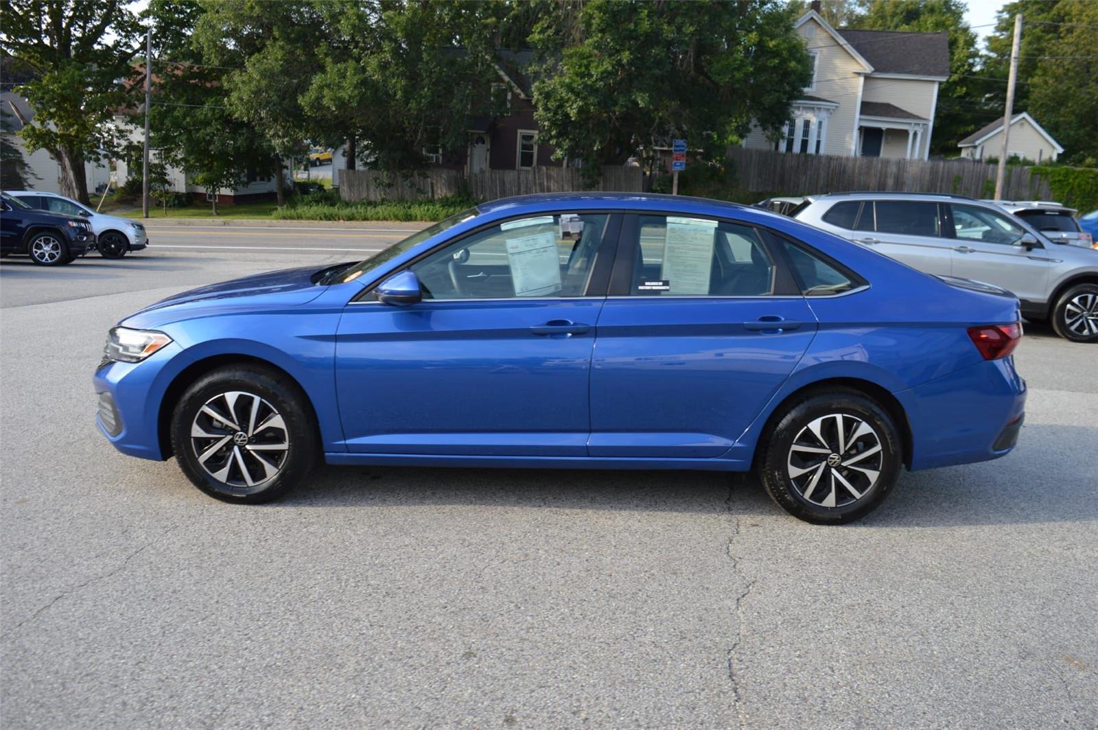 2024 Volkswagen Jetta S's photo