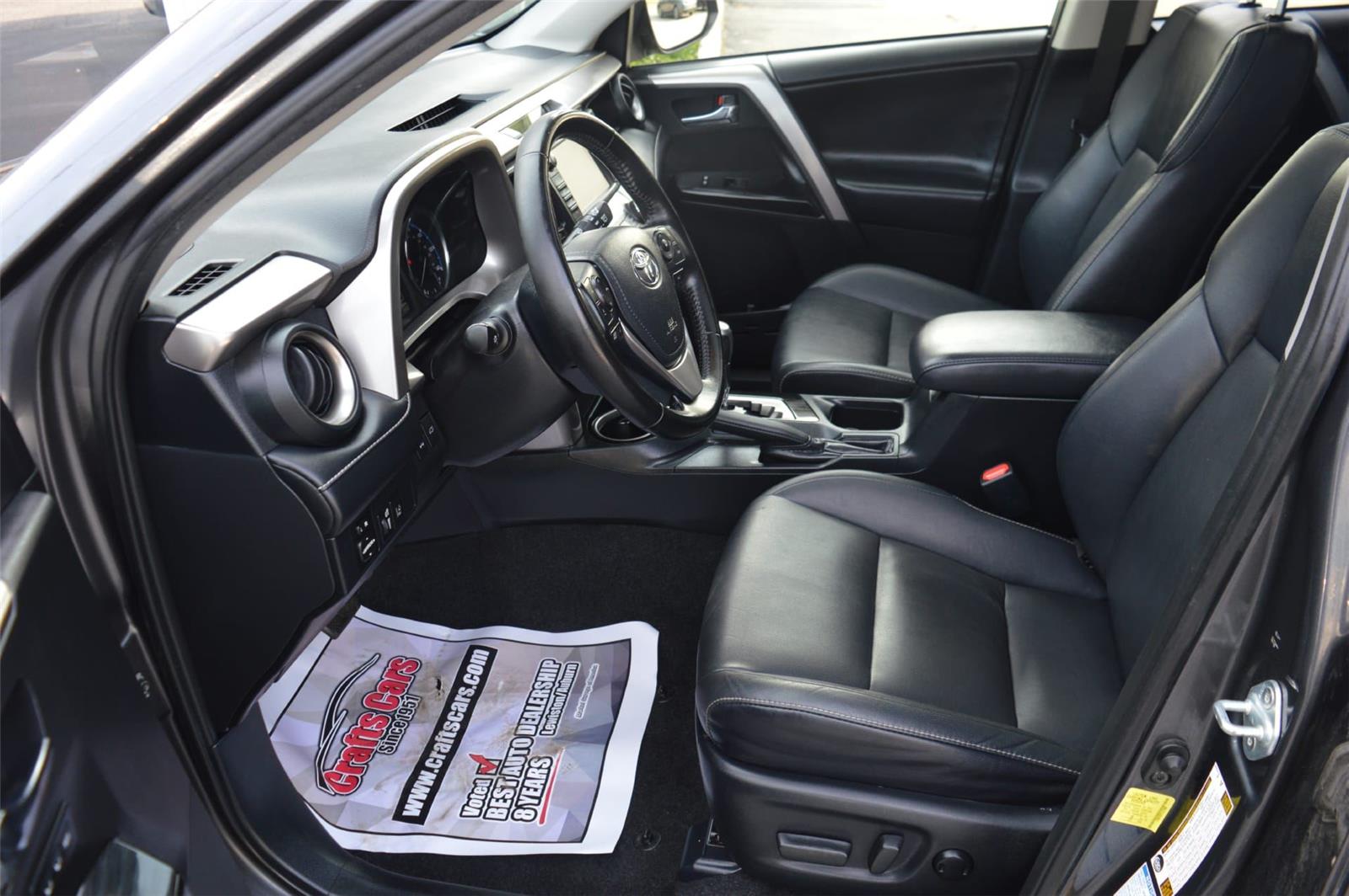 2018 Toyota RAV4 Limited photo 8