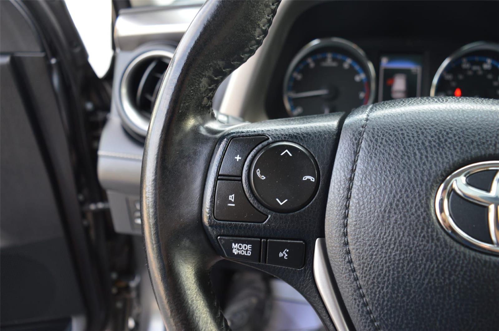 2018 Toyota RAV4 Limited photo 16