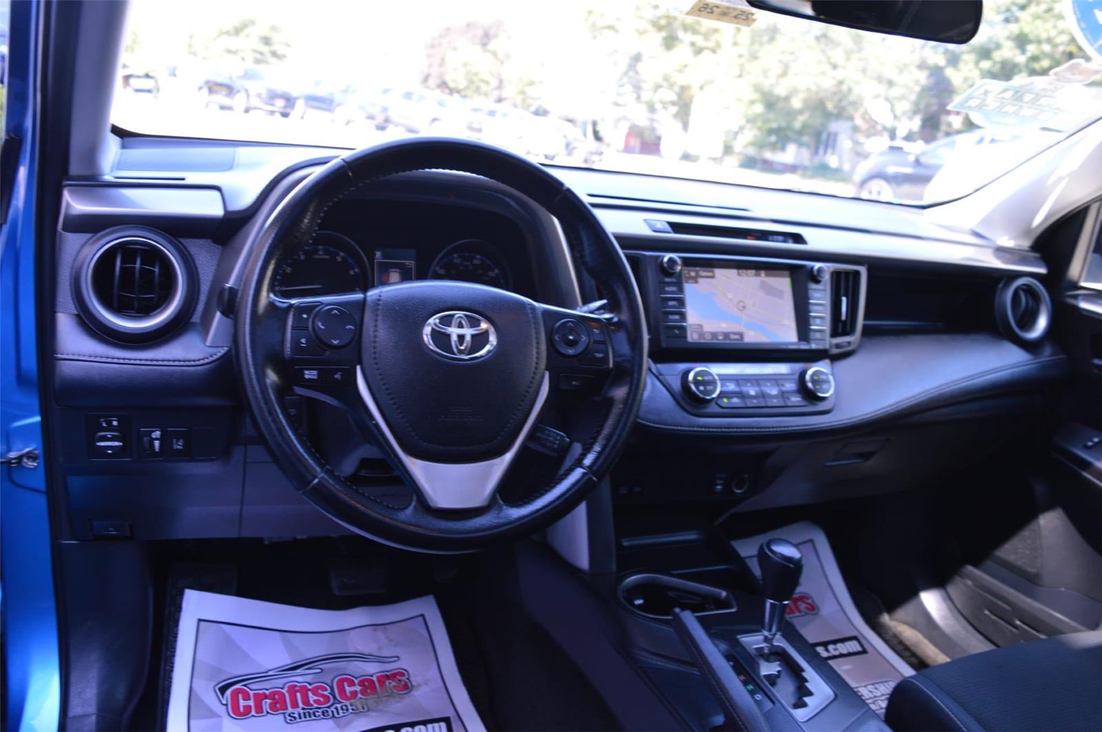 2017 Toyota RAV4 XLE photo 13