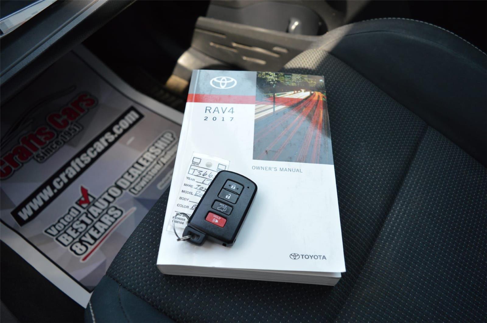 2017 Toyota RAV4 XLE photo 26