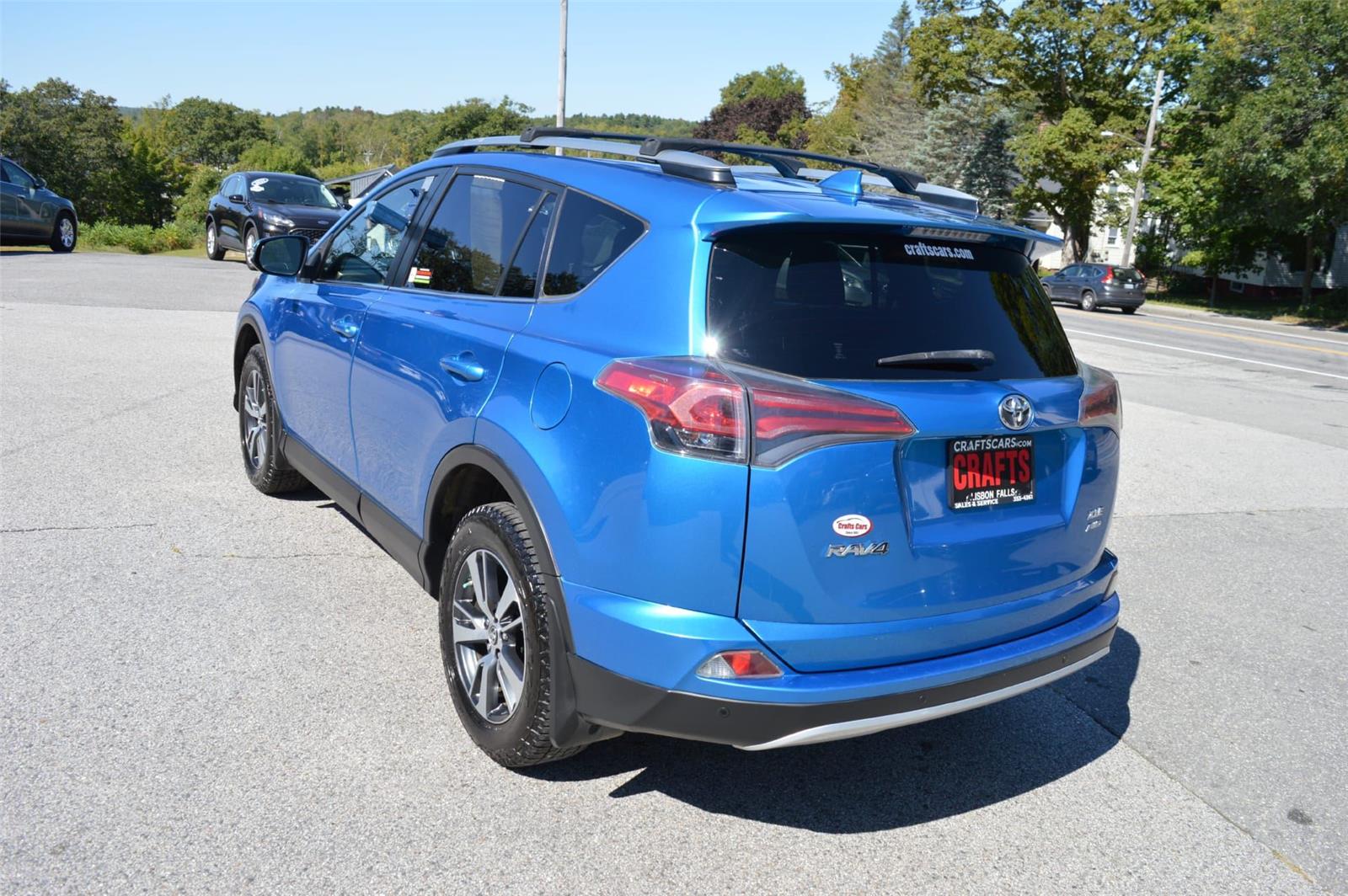 2017 Toyota RAV4 XLE photo 4