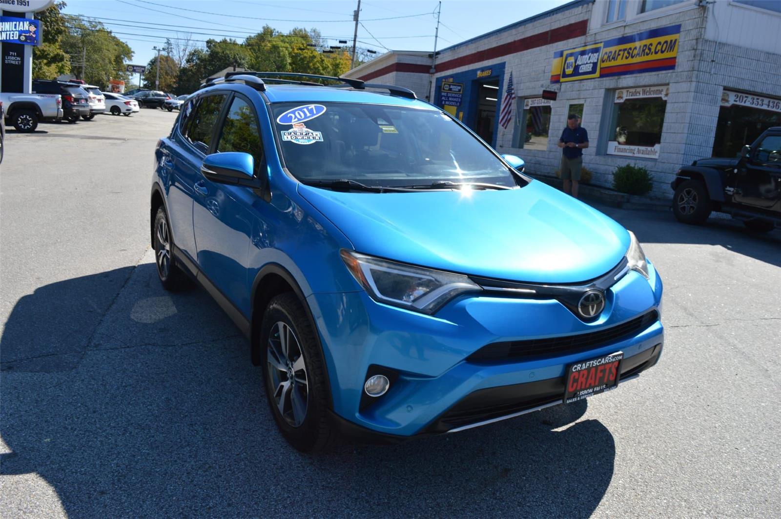 2017 Toyota RAV4 XLE photo 8