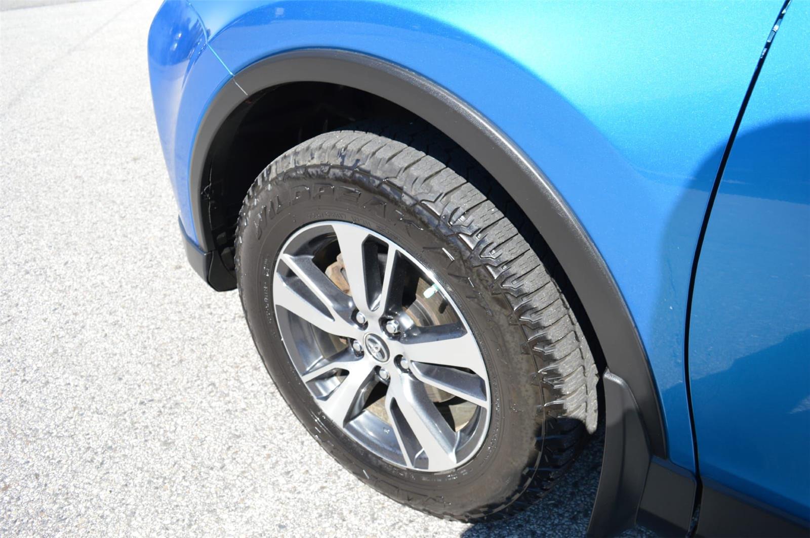 2017 Toyota RAV4 XLE photo 10