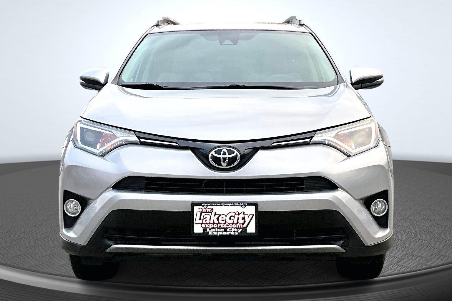 2018 Toyota RAV4 Adventure XLE photo 2