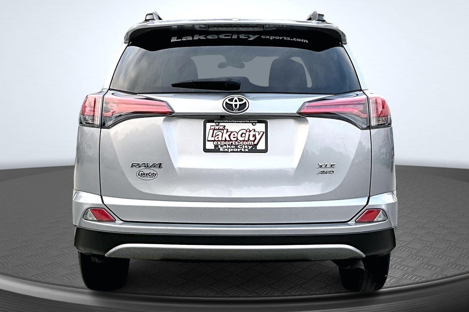 2018 Toyota RAV4 Adventure XLE photo 3