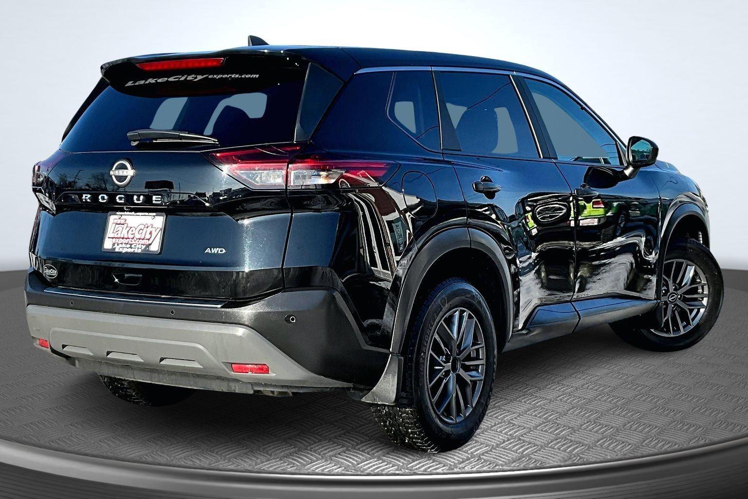 2023 Nissan Rogue S's photo