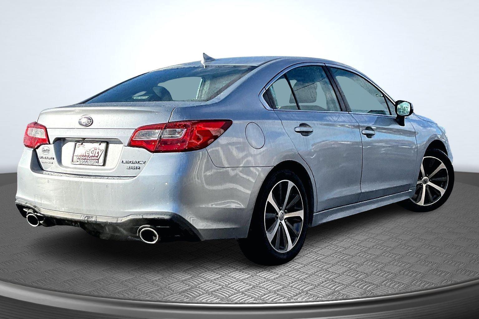 2018 Subaru Legacy Limited's photo