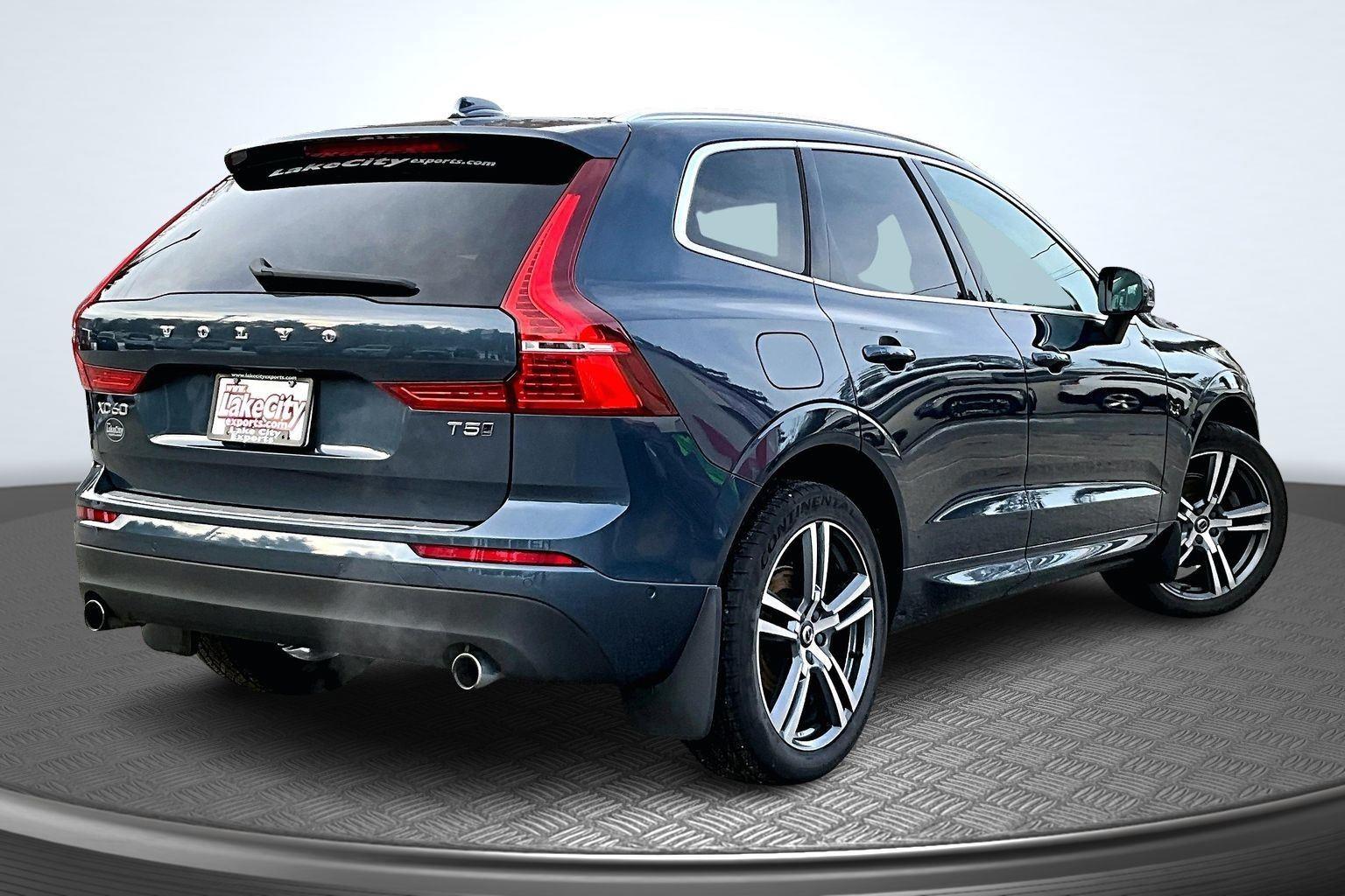 2018 Volvo XC60 Momentum's photo