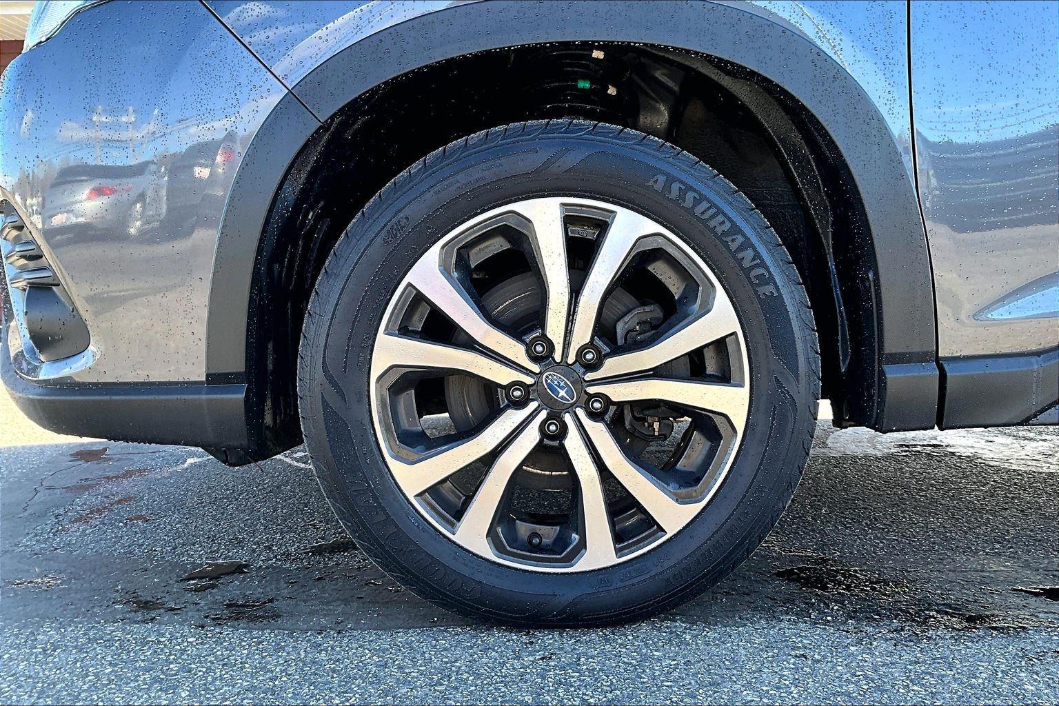 2023 Subaru Forester Limited - Photo 8