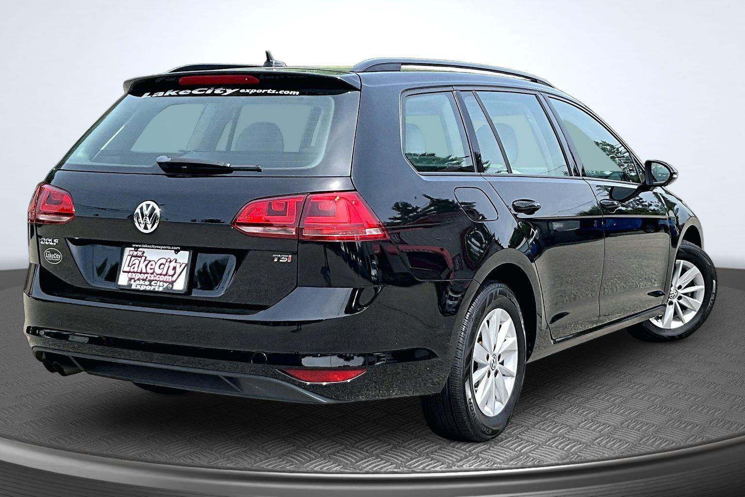 2016 Volkswagen Golf SportWagen TSI S's photo