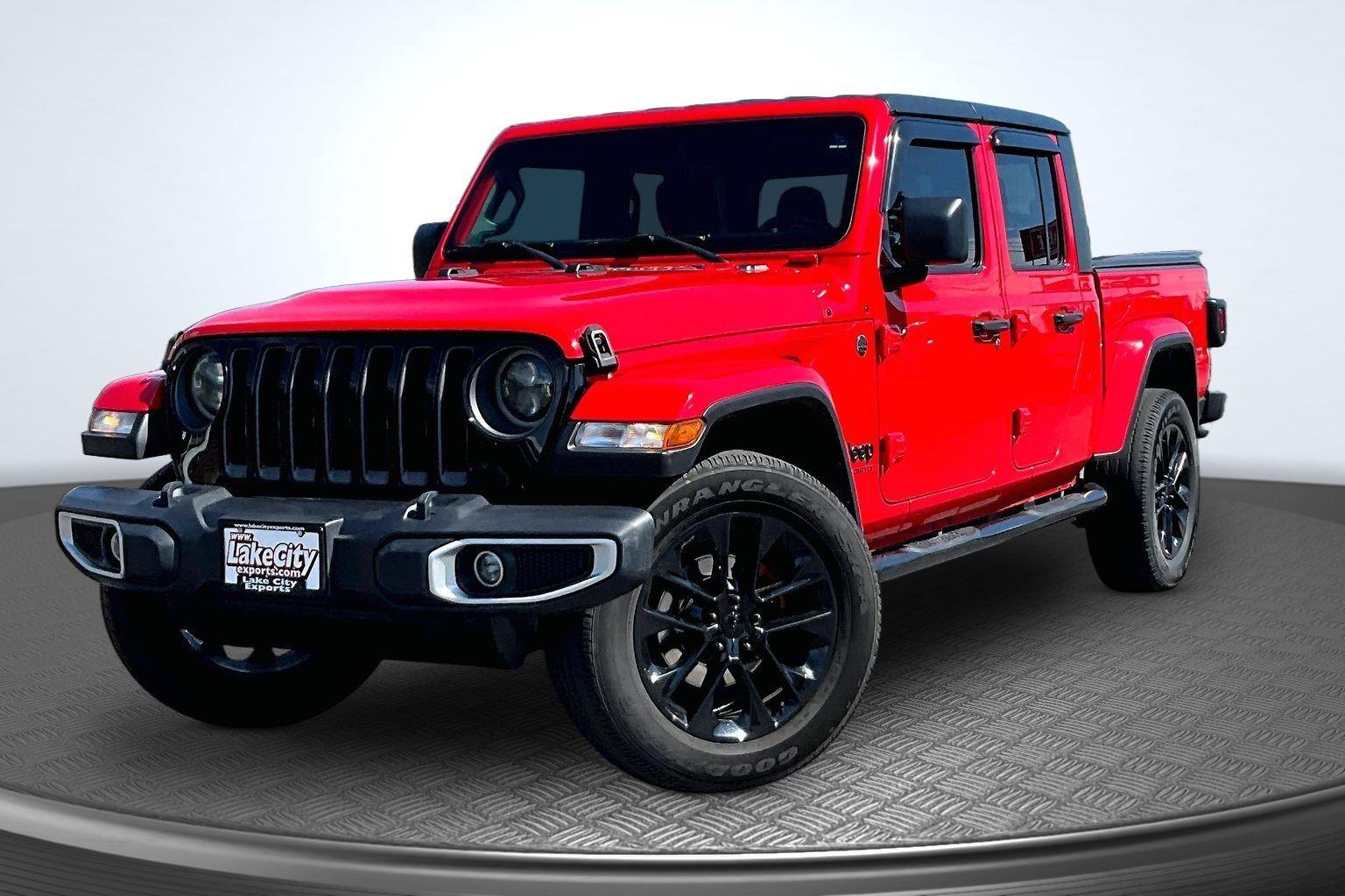 Firecracker Red Clearcoat 2022 Jeep Gladiator Pickup Truck Four-Wheel Drive 8-Speed Automatic
