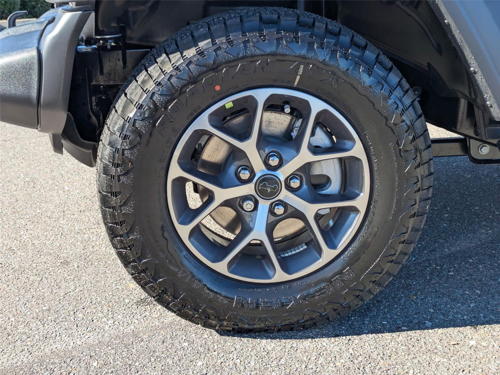 New 2025 Granite Crystal Metallic Clear Jeep Sport S image 10