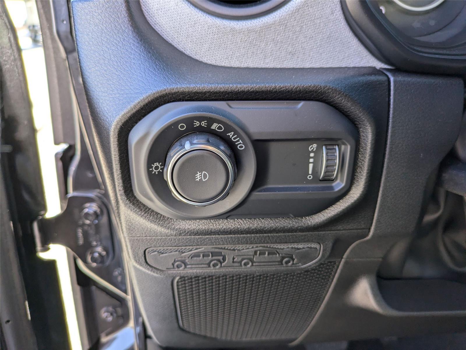 New 2025 Granite Crystal Metallic Clear Jeep Sport S image 16