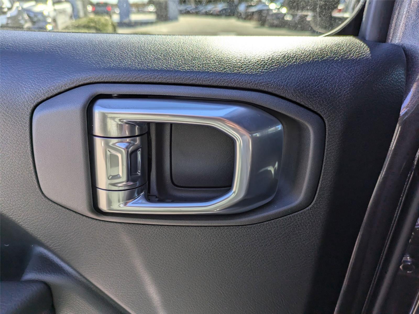 New 2025 Granite Crystal Metallic Clear Jeep Sport S image 26