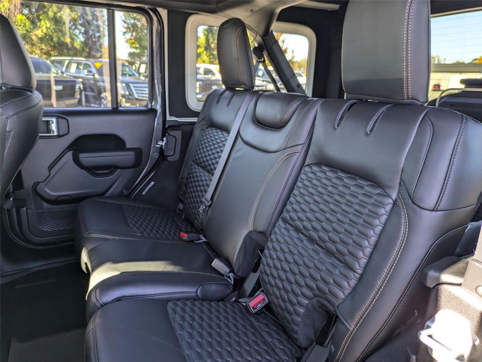 New 2025 Granite Crystal Metallic Clear Jeep Sport S image 27