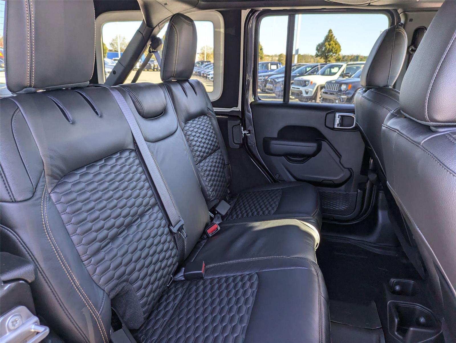 New 2025 Granite Crystal Metallic Clear Jeep Sport S image 33