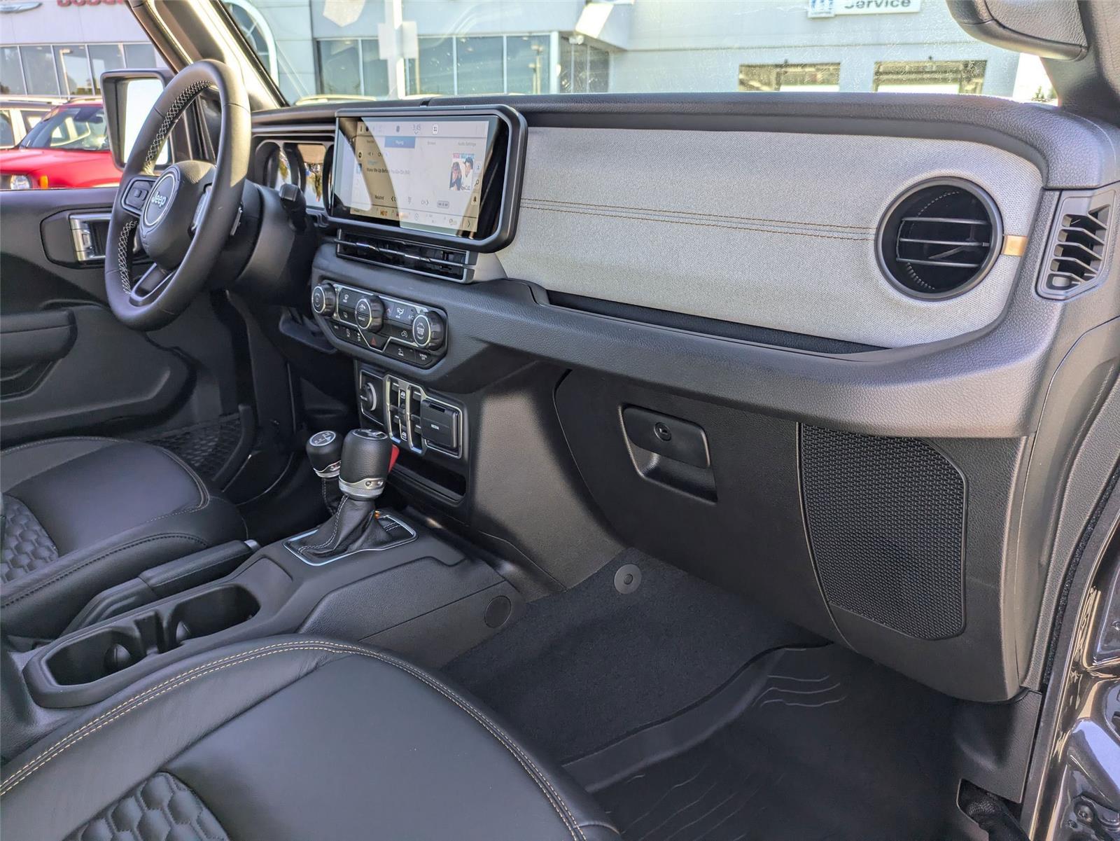 New 2025 Granite Crystal Metallic Clear Jeep Sport S image 37