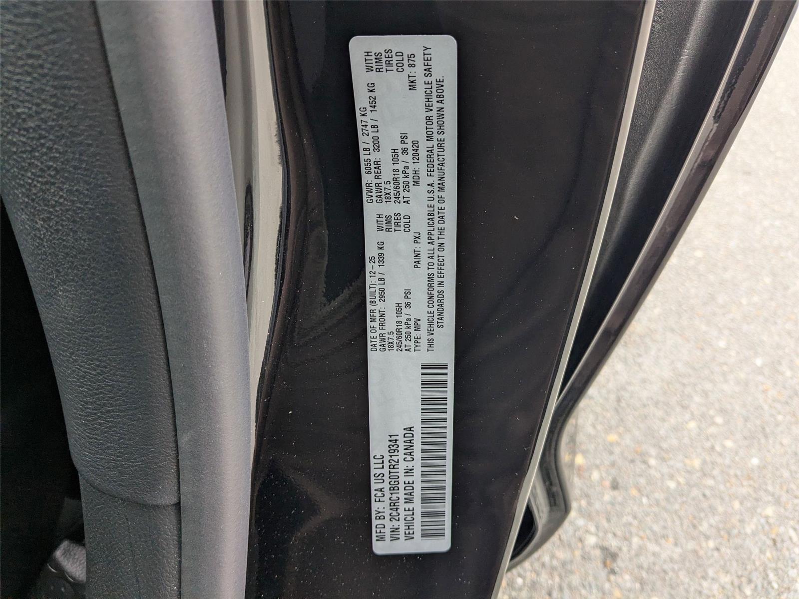 New 2026 Diamond Black Crystal Pearlcoat Chrysler Select image 34