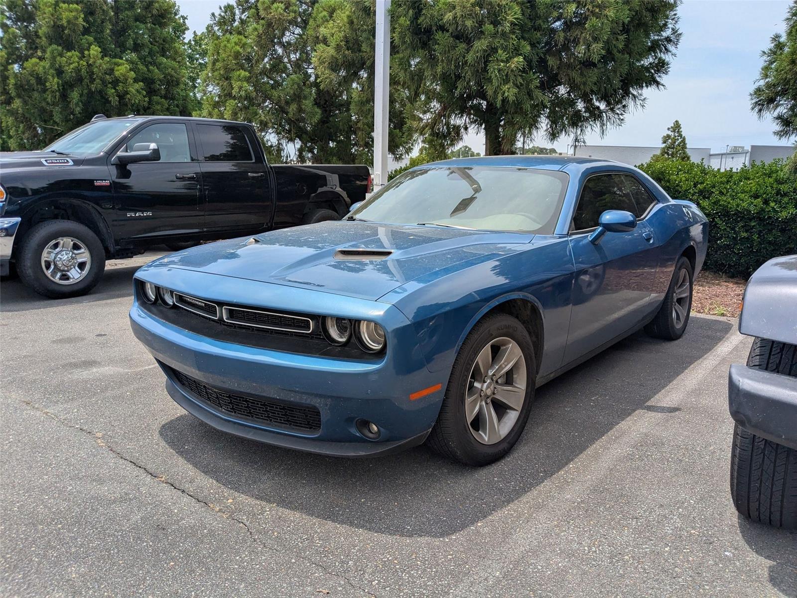 2021 Dodge Challenger SXT RWD