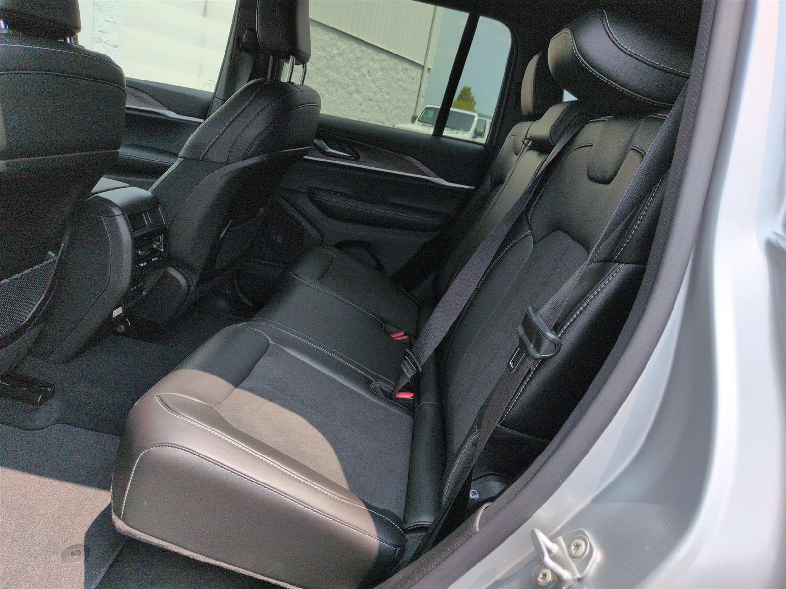New 2026 Silver Zynith Jeep Laredo Altitude image 32