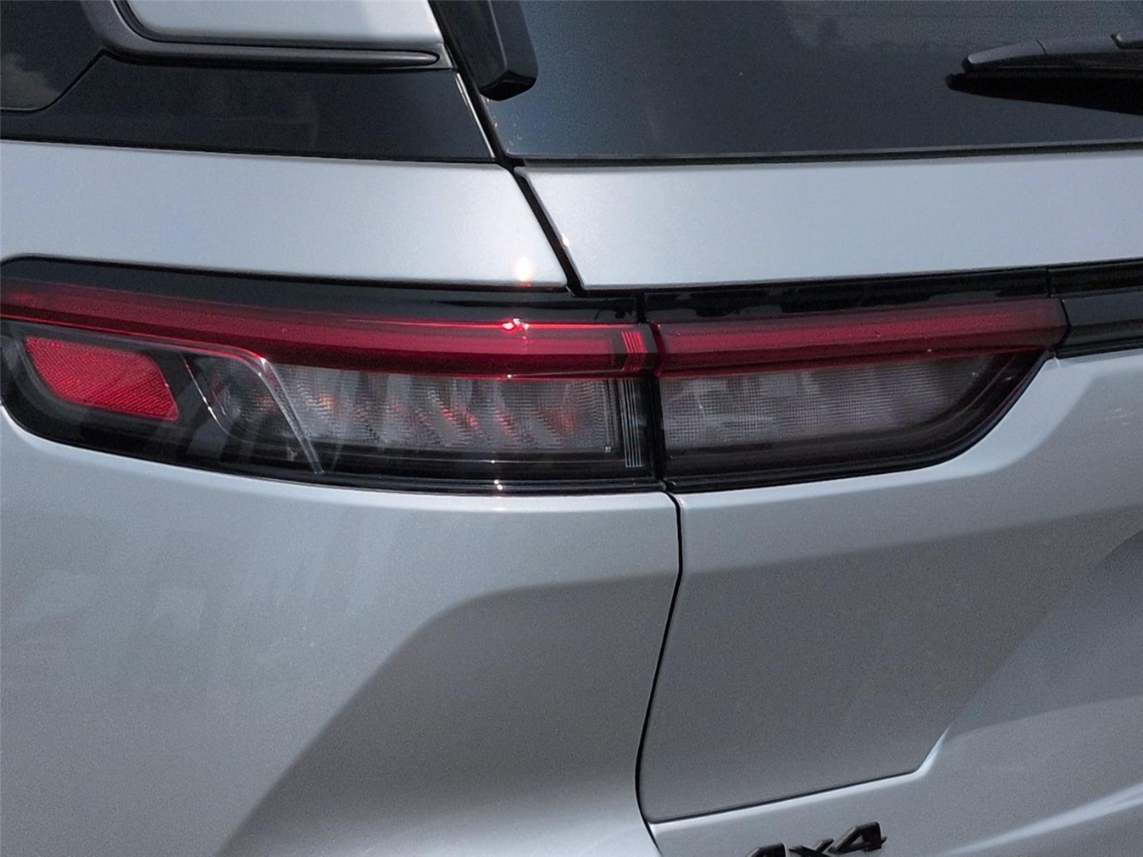 New 2026 Silver Zynith Jeep Laredo Altitude image 12