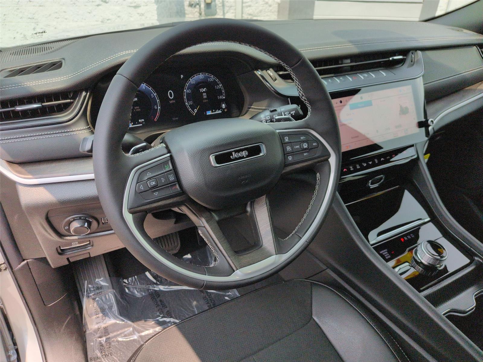 New 2026 Silver Zynith Jeep Laredo Altitude image 19