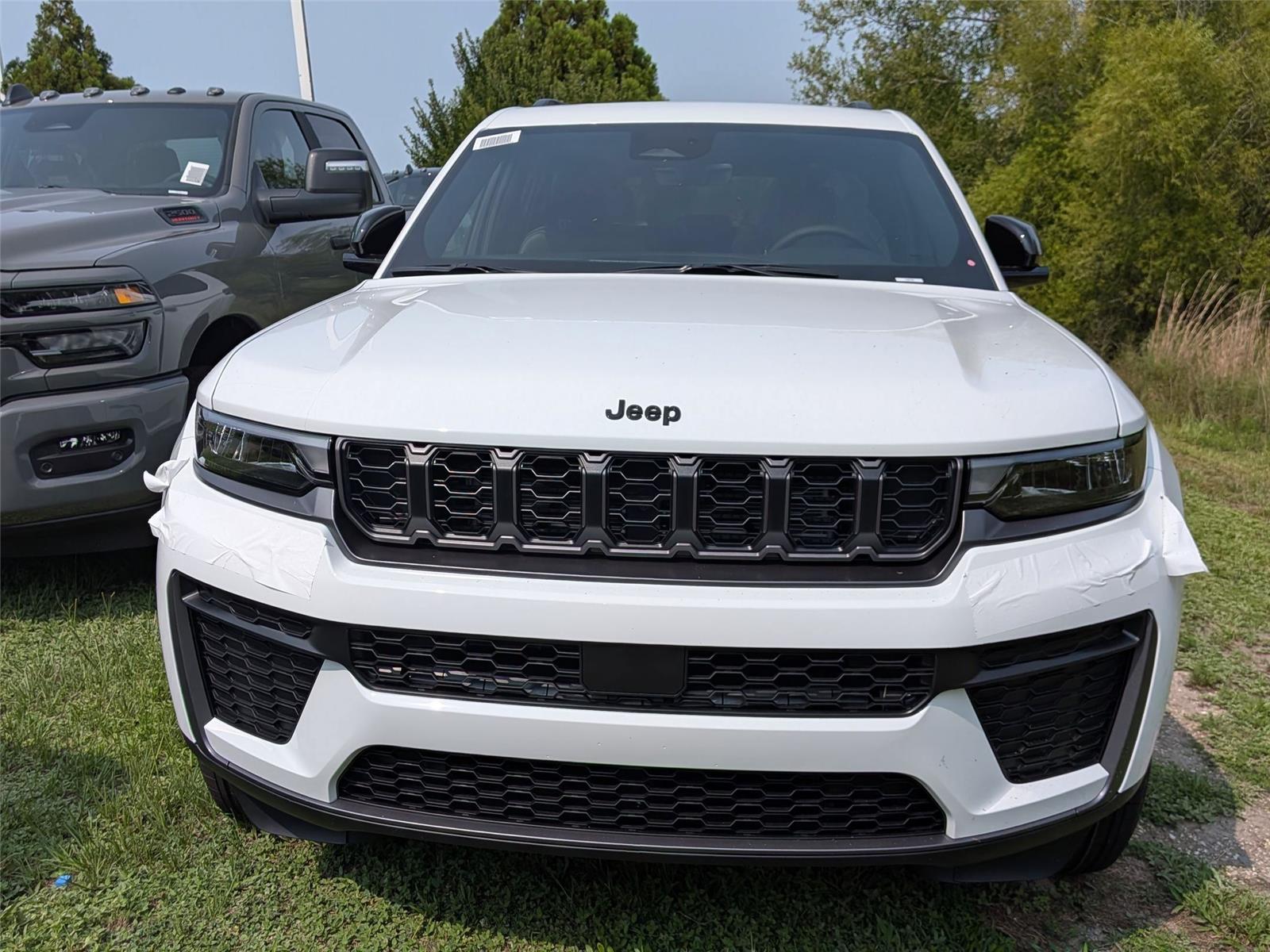 Bright White Clearcoat 2026 Jeep Grand Cherokee L SUV / Crossover Four-Wheel Drive 8-Speed Automatic