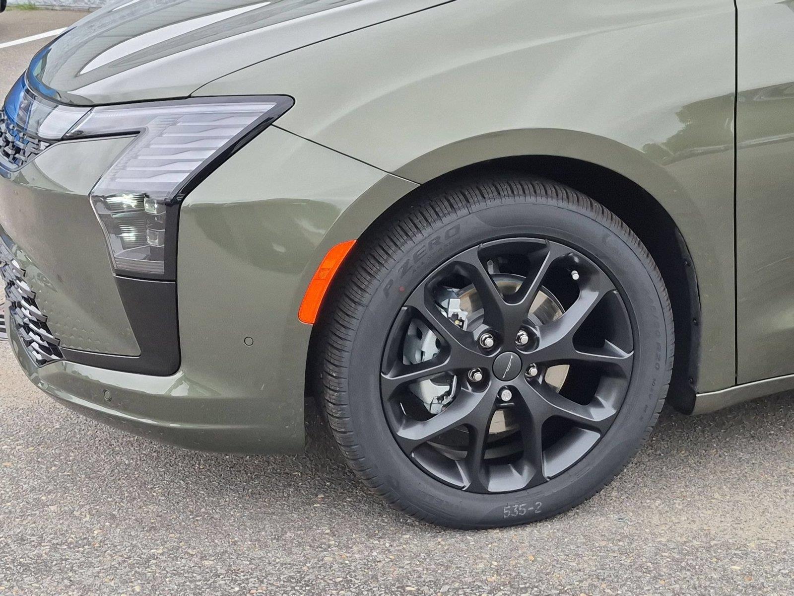 New 2027 Olive Green Pearlcoat Chrysler Limited image 9