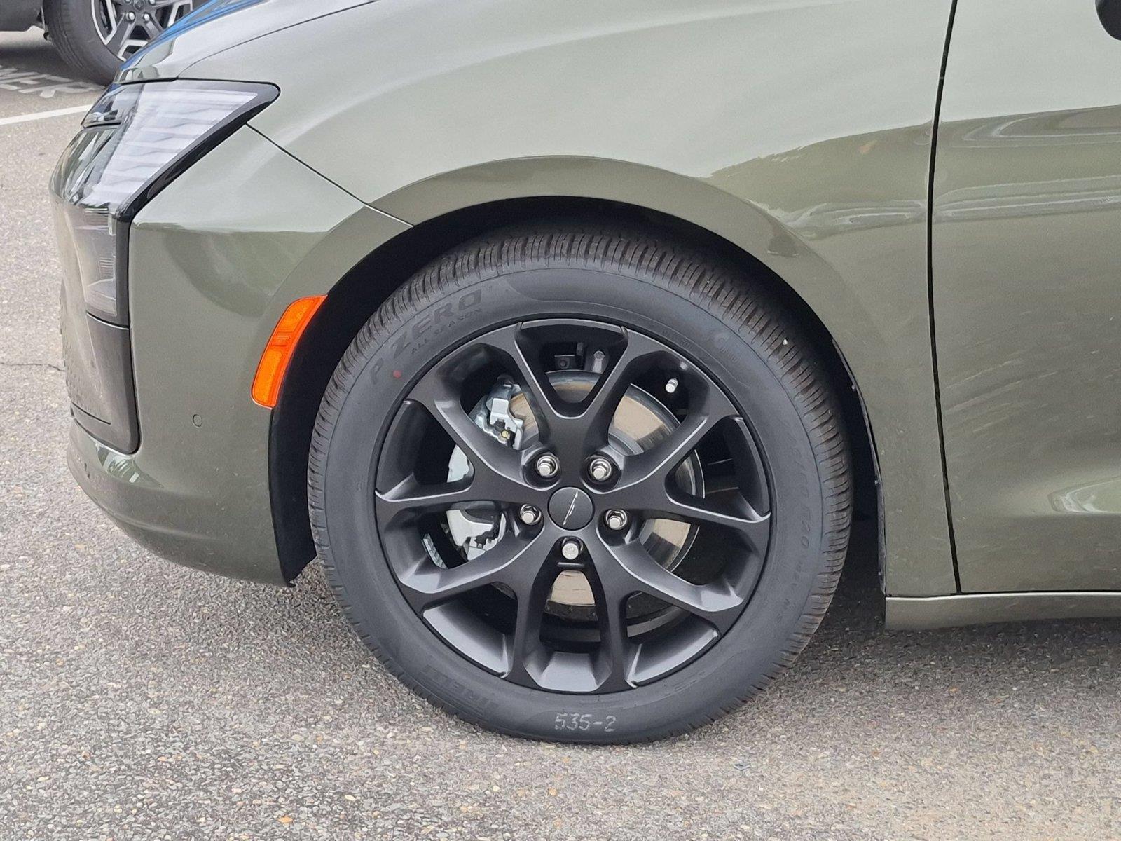 New 2027 Olive Green Pearlcoat Chrysler Limited image 10
