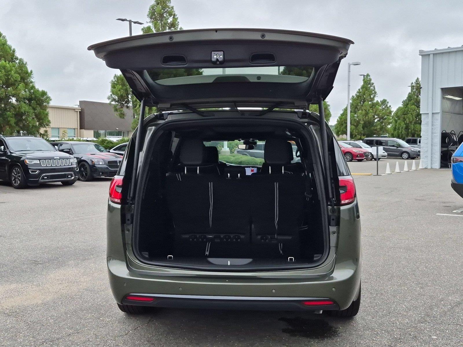New 2027 Olive Green Pearlcoat Chrysler Limited image 36