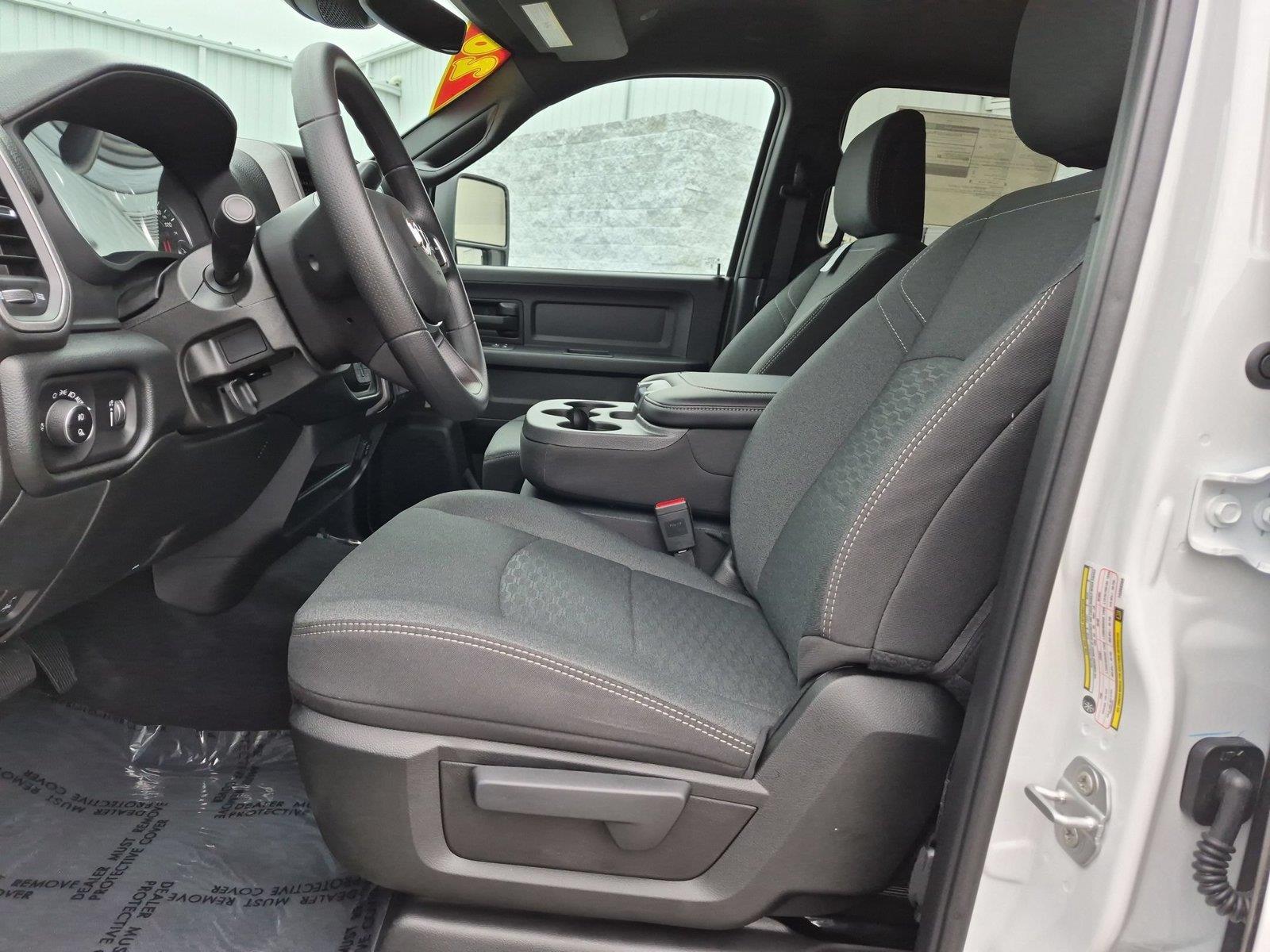 New 2026 Bright White Clearcoat Ram Black Express image 18