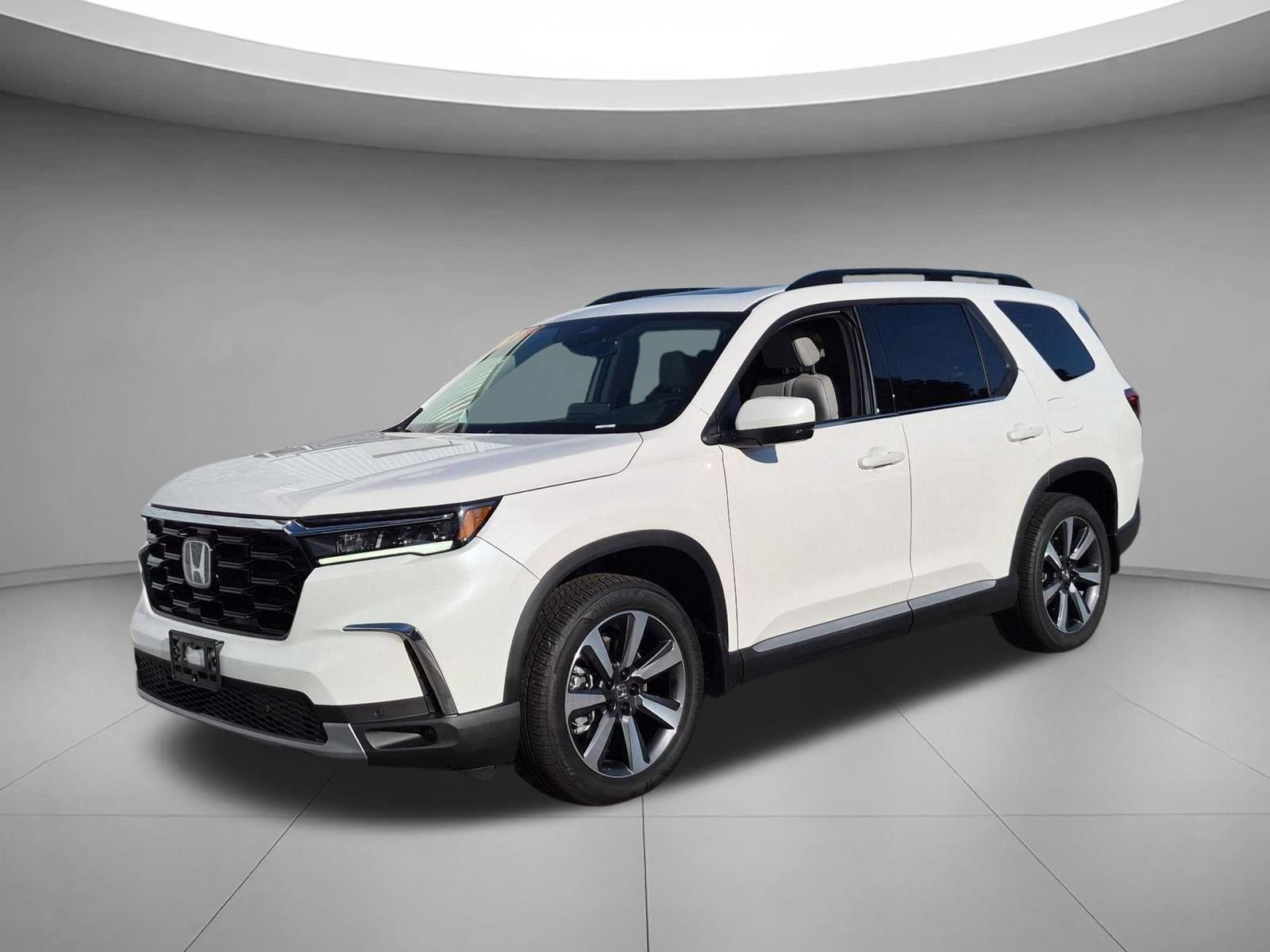 Platinum White Pearl 2025 Honda Pilot SUV / Crossover  