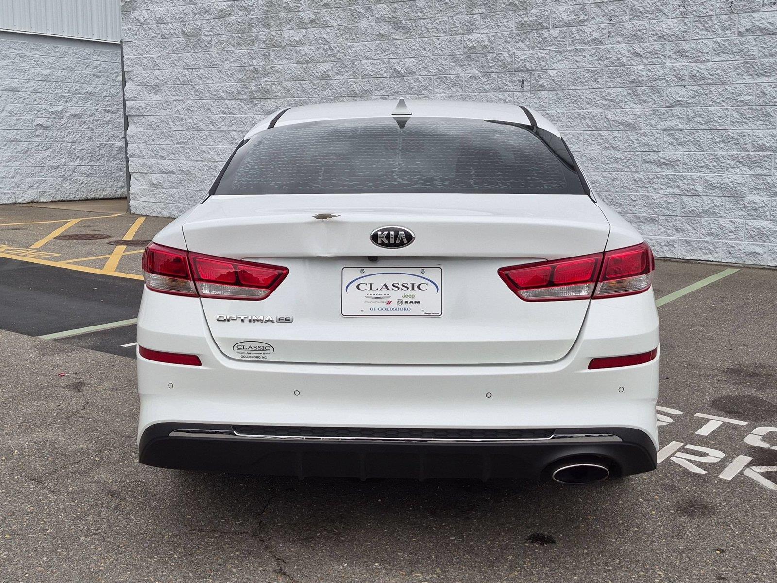 Used 2020 Snow White Pearl Kia LX image 4