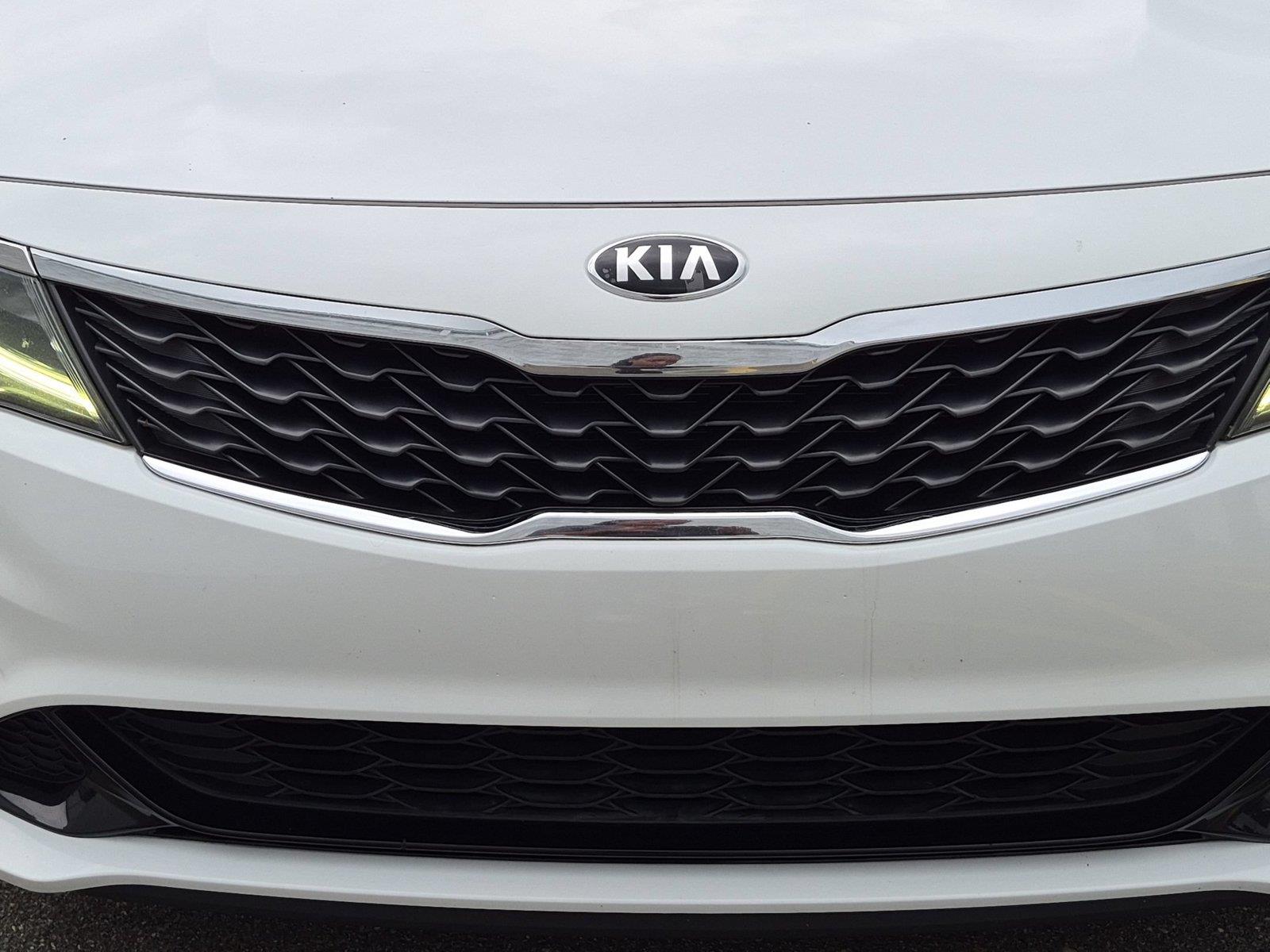 Used 2020 Snow White Pearl Kia LX image 13