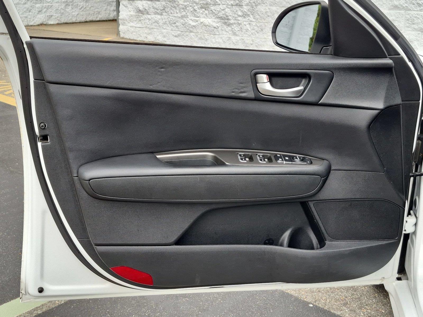 Used 2020 Snow White Pearl Kia LX image 14