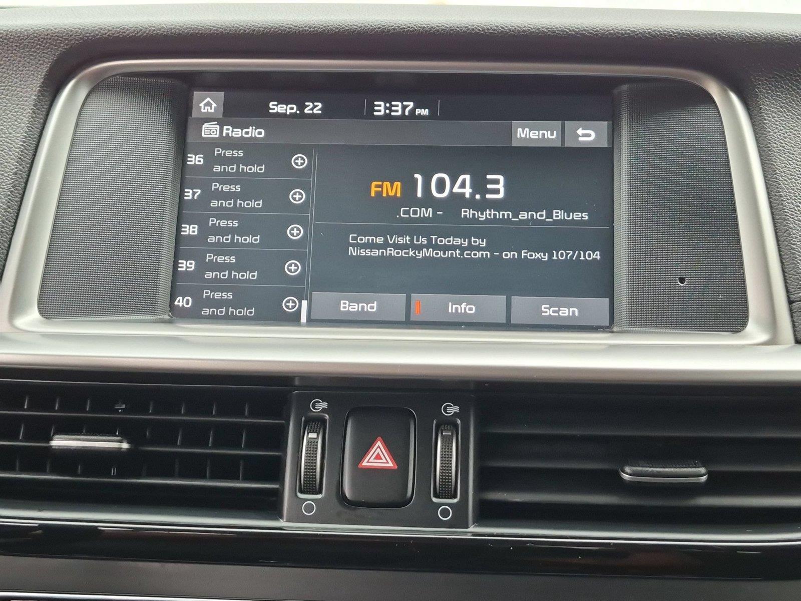 Used 2020 Snow White Pearl Kia LX image 24