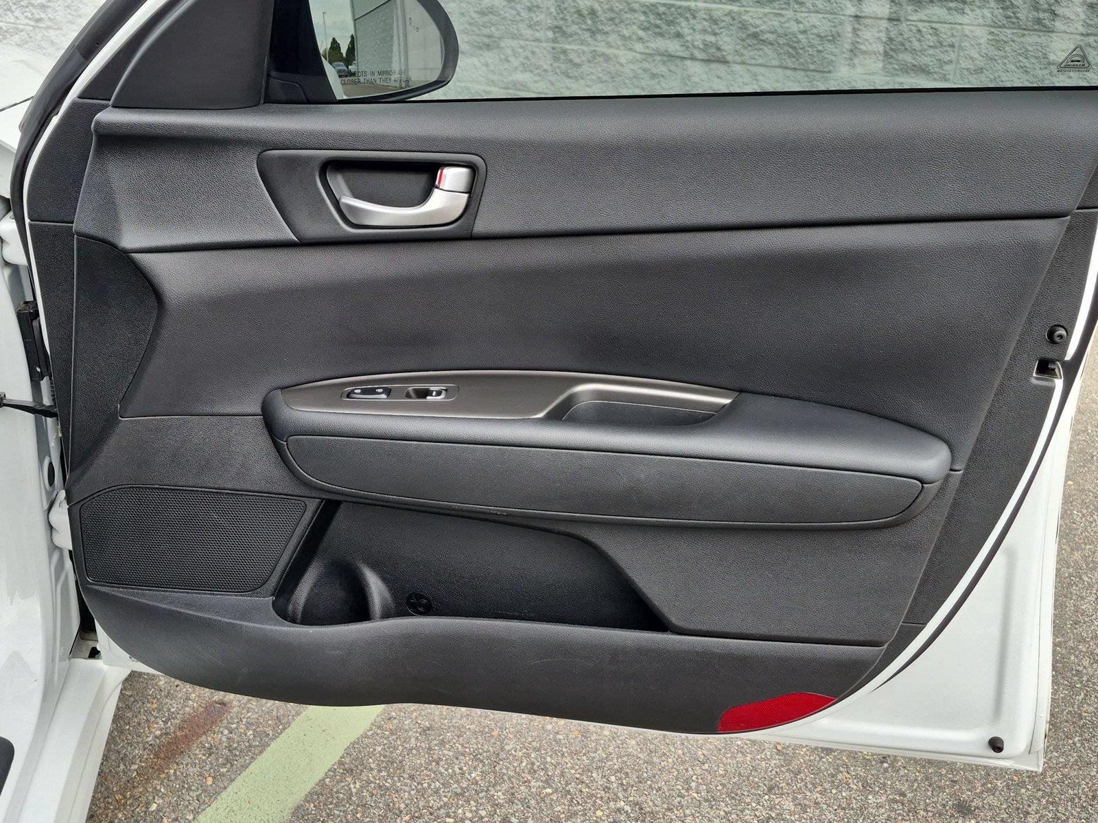 Used 2020 Snow White Pearl Kia LX image 32