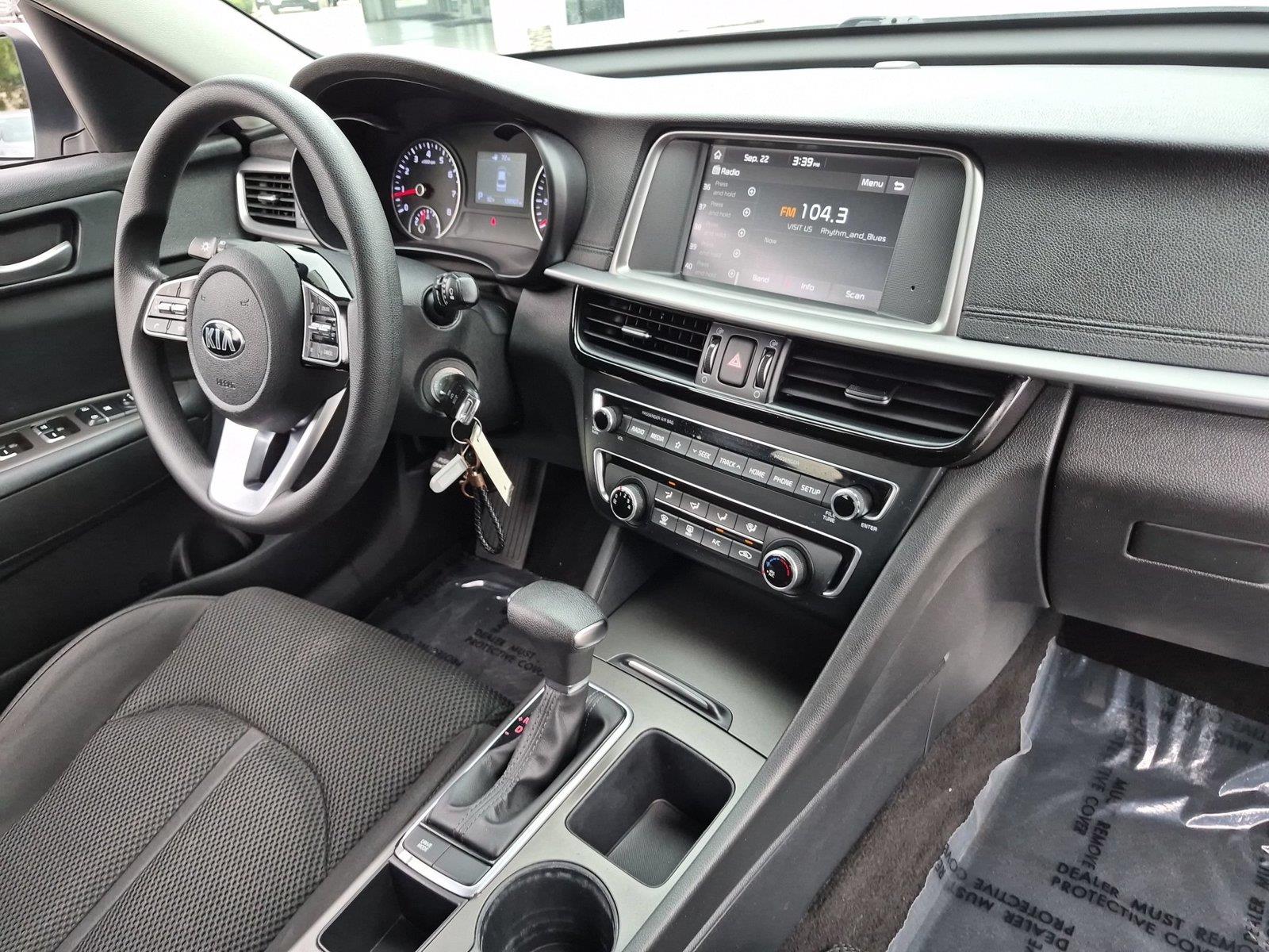 Used 2020 Snow White Pearl Kia LX image 34