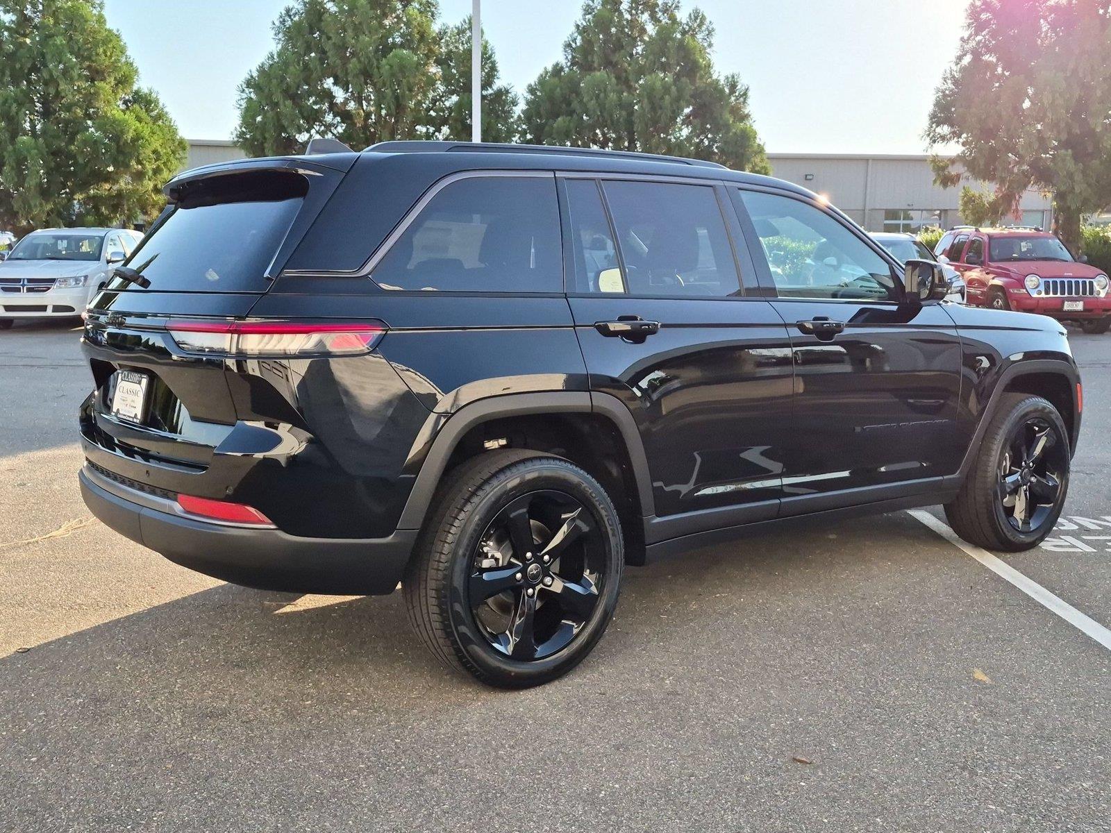 New 2027 High Gloss Black Jeep Limited image 5