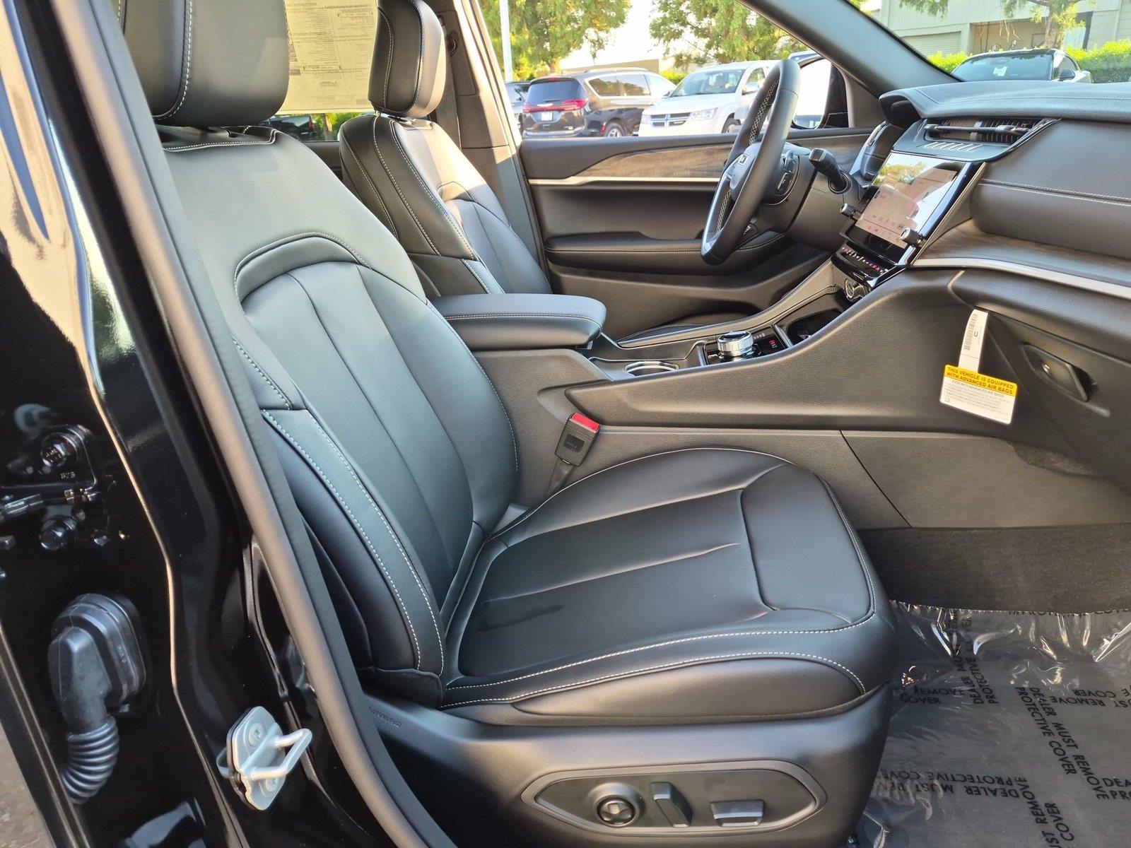 New 2027 High Gloss Black Jeep Limited image 35