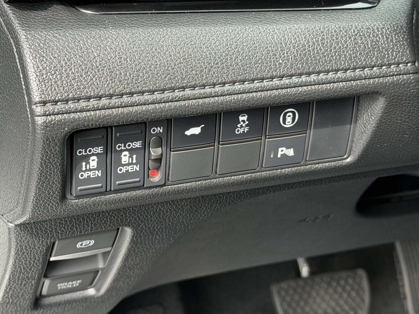 Used 2024 Honda Odyssey Van