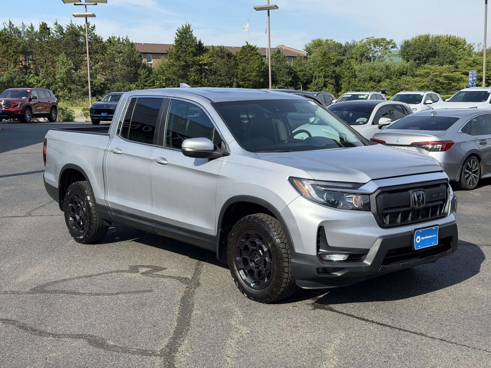 Solar Silver Metallic 2025 Honda Ridgeline Pickup Truck All-Wheel Drive 9-Speed Automatic