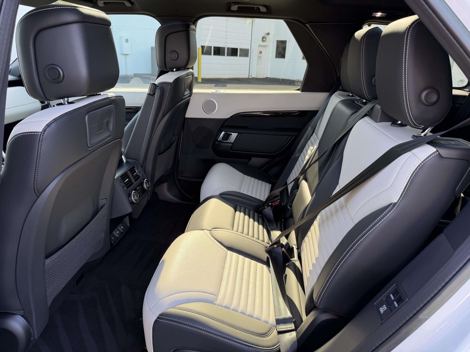 Used 2023 Land rover Discovery SUV
